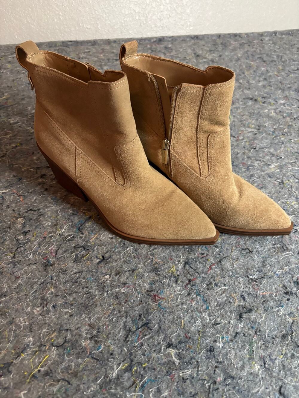 Vince Camuto Briyeonda Ankle Boots Tortilla Suede Women's 8 1/2 M/39